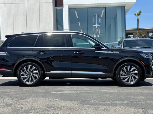 New 2025 Lincoln Aviator 2WD w/ Equipment Group 101A image 2