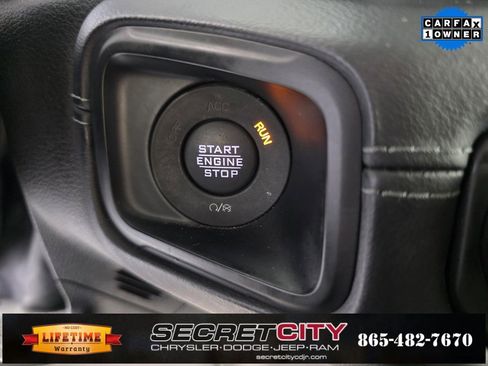 Used 2024 Jeep Wrangler Sahara image 21
