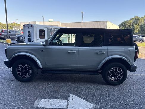 Used 2024 Ford Bronco Outer Banks image 4