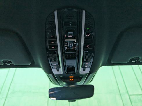 Used 2023 Porsche Cayenne Coupe image 26