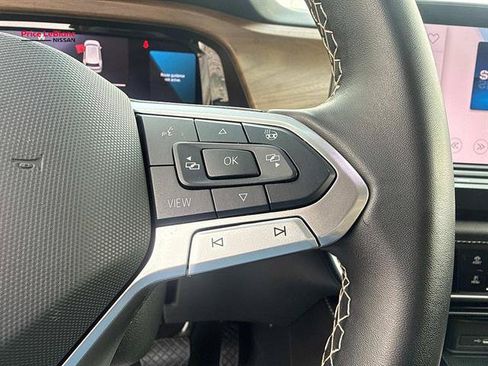 Used 2025 Volkswagen Atlas SE FWD image 23