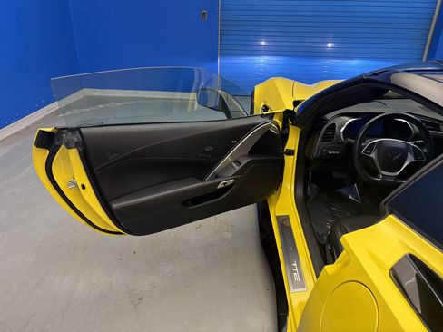 Used 2016 Chevrolet Corvette Z06 w/ 2LZ Preferred Equipment Group image 9