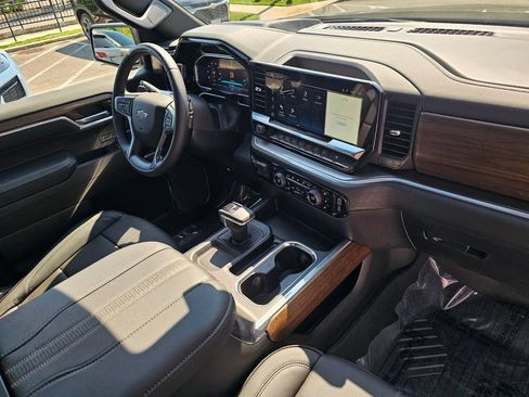 New 2026 Chevrolet Silverado 1500 High Country w/ Midnight Edition AWD/4WD image 10