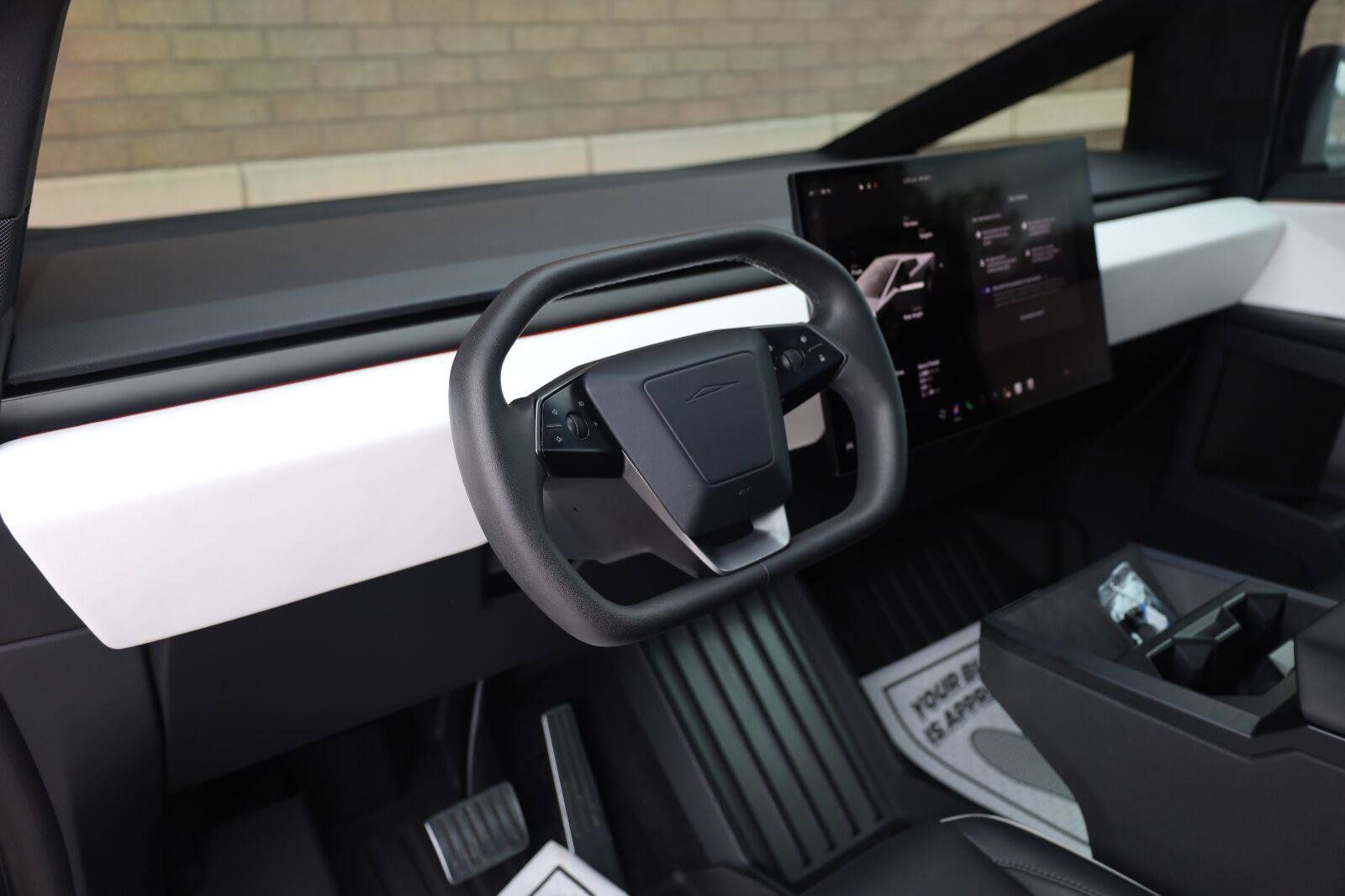Used 2024 Tesla Cybertruck AWD Crew Cab image 15