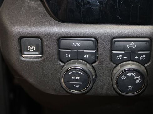 Used 2025 Chevrolet Silverado 1500 LT image 23