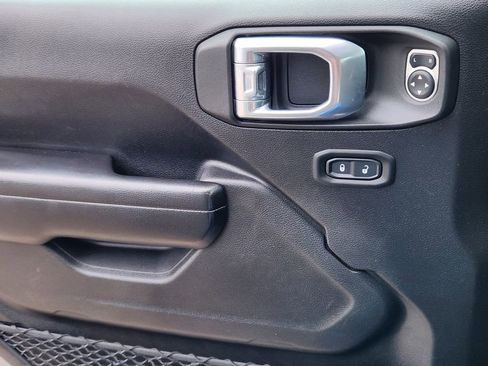 Used 2021 Jeep Wrangler Unlimited Rubicon 4xe image 6