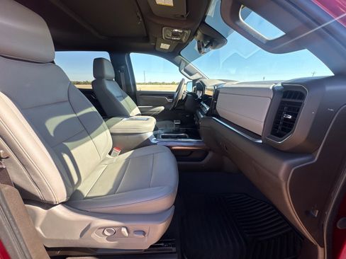 Used 2022 Chevrolet Silverado 1500 LTZ w/ LTZ Premium Package image 17