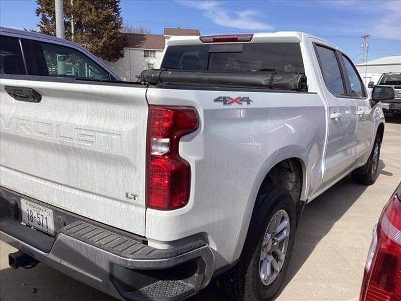 Used 2023 Chevrolet Silverado 1500 LT w/ Leather Package AWD/4WD image 5