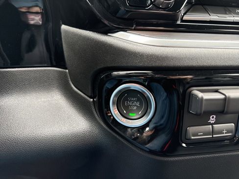 Used 2026 GMC Sierra 1500 SLT image 24