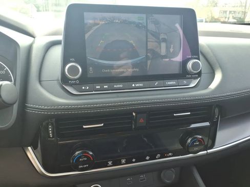 Used 2021 Nissan Rogue SV image 33