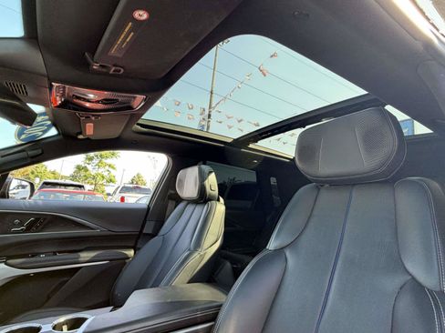 Used 2024 Cadillac Lyriq Luxury RWD image 11