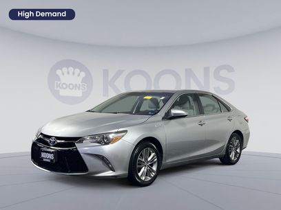 Used 2016 Toyota Camry SE w/ Moonroof Package