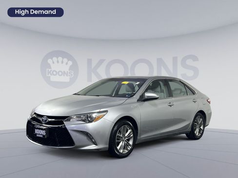 Used 2016 Toyota Camry SE w/ Moonroof Package FWD image 1