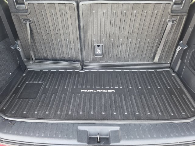 Used 2023 Toyota Highlander Limited AWD/4WD image 28