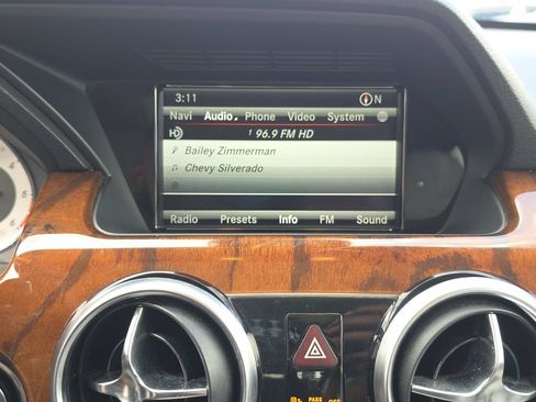 Used 2014 Mercedes-Benz GLK 250 BlueTEC 4MATIC image 18