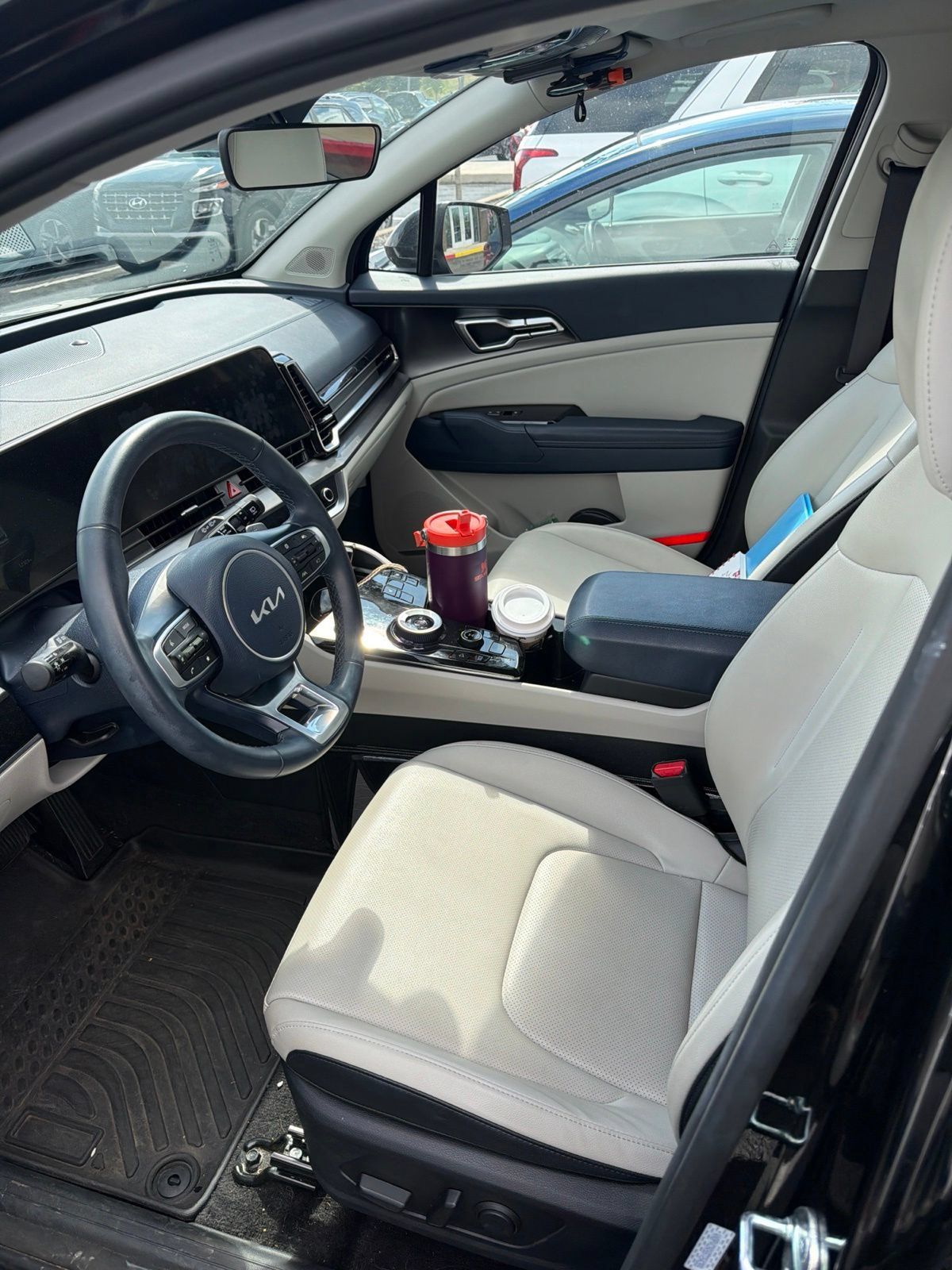 Used 2025 Kia Sportage EX w/ EX Premium Package AWD/4WD image 2