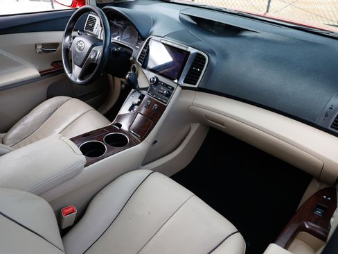 Used 2015 Toyota Venza XLE image 19