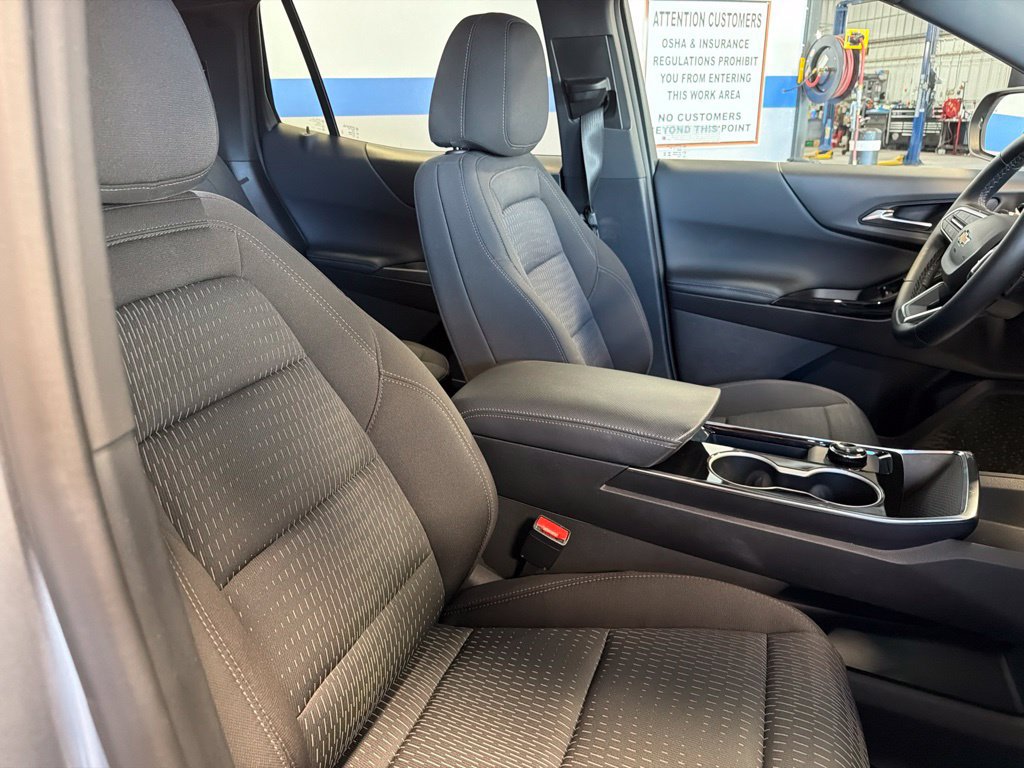 Used 2026 Chevrolet Equinox LT AWD/4WD image 28