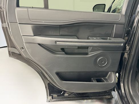 Used 2024 Ford Expedition XLT image 27