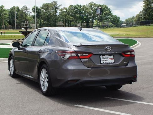 Used 2022 Toyota Camry LE FWD image 14