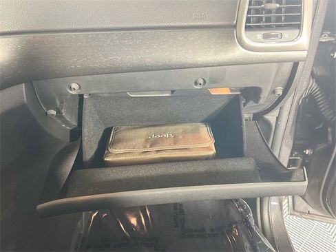 Used 2017 Jeep Grand Cherokee Altitude image 30