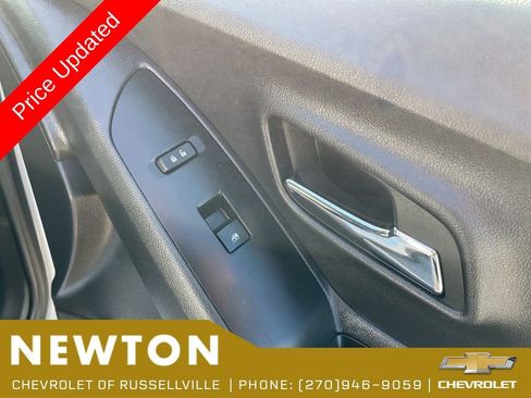 Used 2022 Chevrolet Trax LT AWD/4WD image 30