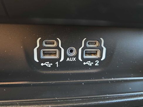 Used 2021 RAM 1500 Laramie image 24