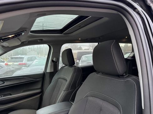 Used 2024 Jeep Grand Cherokee L Laredo image 19