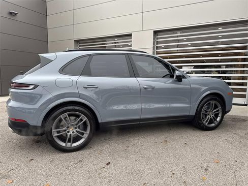 Used 2024 Porsche Cayenne image 7