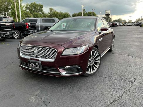 Used 2017 Lincoln Continental Select w/ Climate Package AWD/4WD image 3