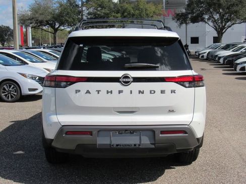New 2026 Nissan Pathfinder SL FWD image 4