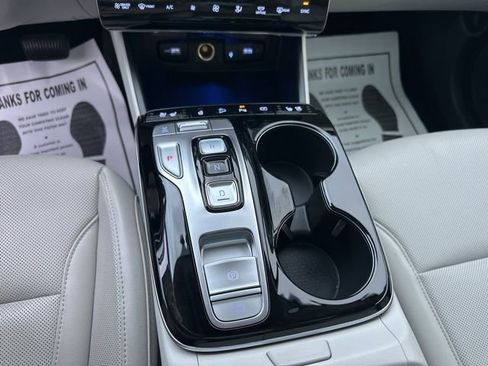 Used 2024 Hyundai Tucson Limited image 16