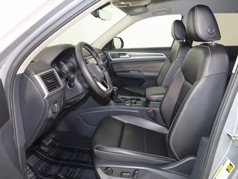 Used 2021 Volkswagen Atlas SE image 11