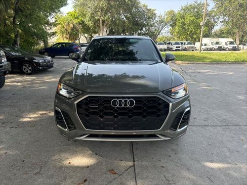Used 2023 Audi Q5 2.0T Premium w/ Convenience Package AWD/4WD image 3