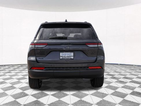 New 2025 Jeep Grand Cherokee Altitude image 12