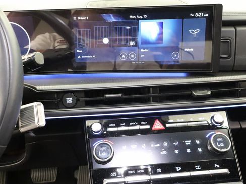 Used 2025 Hyundai Santa Fe Calligraphy AWD/4WD image 11