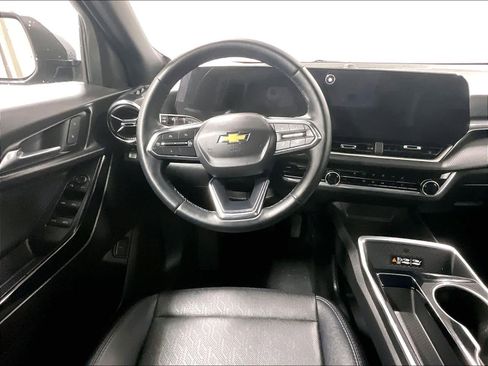 Used 2025 Chevrolet Equinox LT w/ Convenience Package II image 17