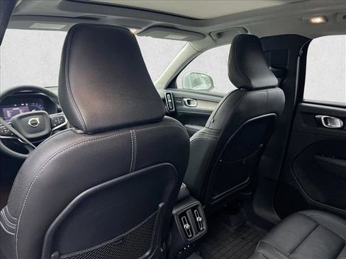 Used 2023 Volvo XC40 B5 Plus w/ Driver Assist Package image 17