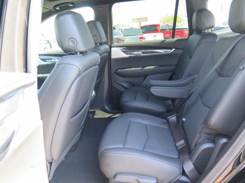 Used 2025 Cadillac XT6 Sport w/ Technology Package image 23