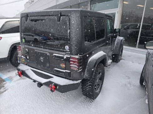 Used 2018 Jeep Wrangler Sport image 11