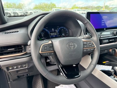 Certified 2026 Toyota Grand Highlander AWD Hybrid image 11