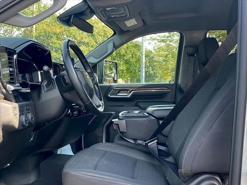 Used 2024 Chevrolet Silverado 2500 LT image 12