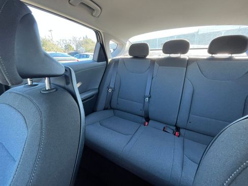 Used 2025 Kia K4 LXS image 38