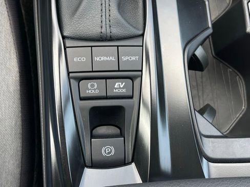 Used 2026 Toyota Camry LE FWD image 32