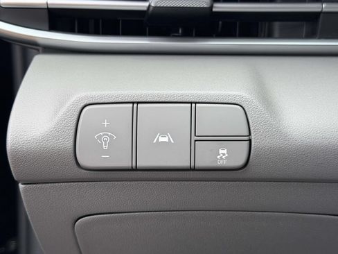 Certified 2023 Hyundai Elantra SEL w/ Convenience Package FWD image 18