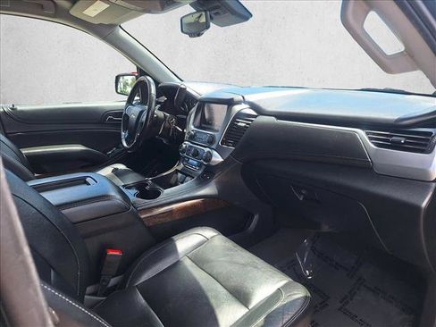 Used 2020 Chevrolet Suburban LT RWD image 20