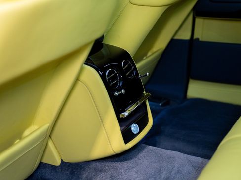 Used 2024 Rolls-Royce Phantom image 24