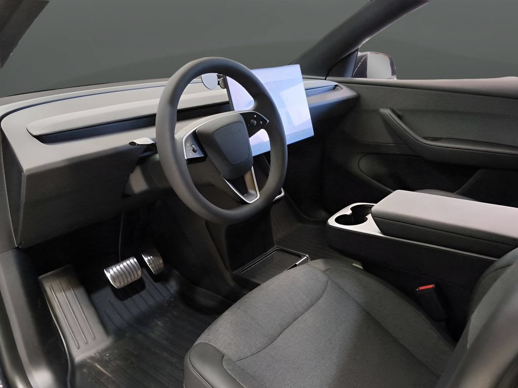Used 2026 Tesla Model Y 2WD image 11