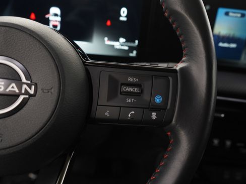 Used 2025 Nissan Kicks SR image 25