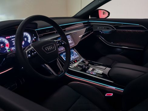 Used 2024 Audi S8 image 9